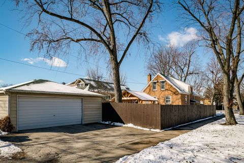 Tiny photo for 3701 Madison Avenue, Brookfield, IL 60513 (MLS # 12587596)