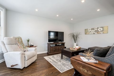 Tiny photo for 3701 Madison Avenue, Brookfield, IL 60513 (MLS # 12587596)