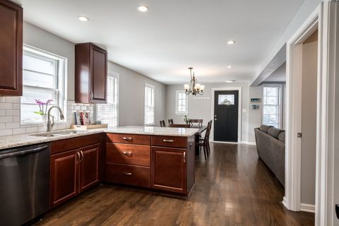 Tiny photo for 3701 Madison Avenue, Brookfield, IL 60513 (MLS # 12587596)