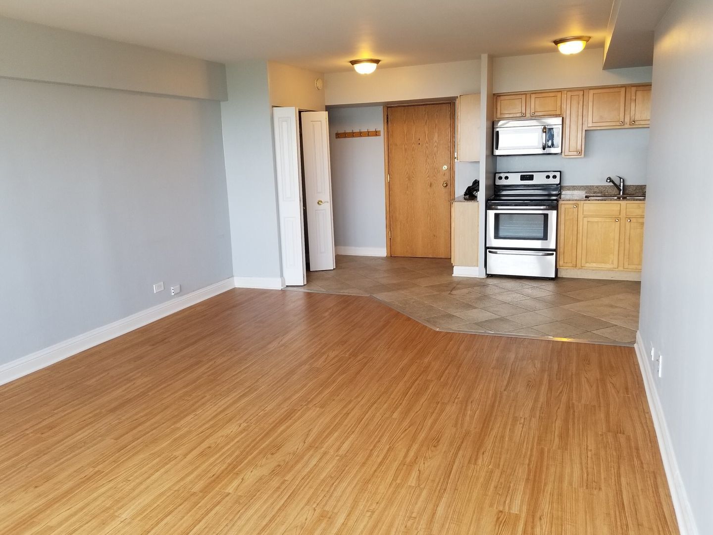 4180 N Marine Drive 1007
