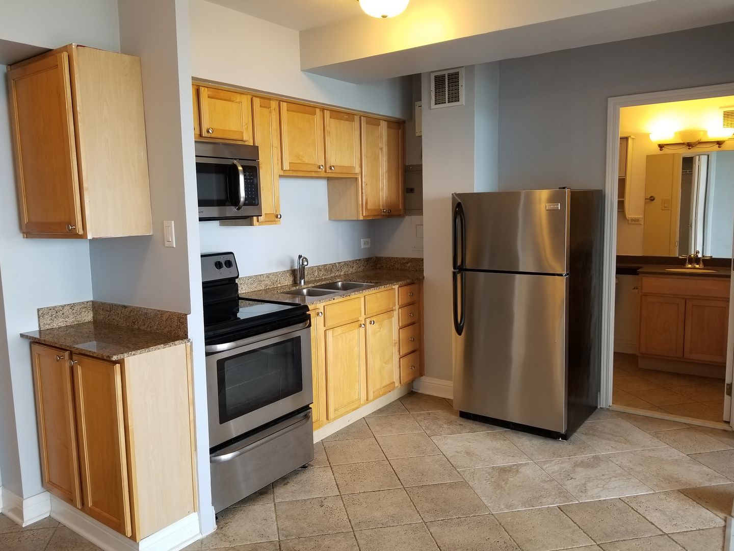 4180 N Marine Drive 1007