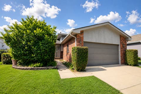 Tiny photo for 2212 SUSANNA Way, Crest Hill, IL 60403 (MLS # 12740203)
