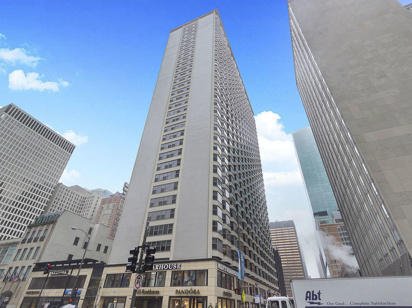535 N Michigan Avenue 2903