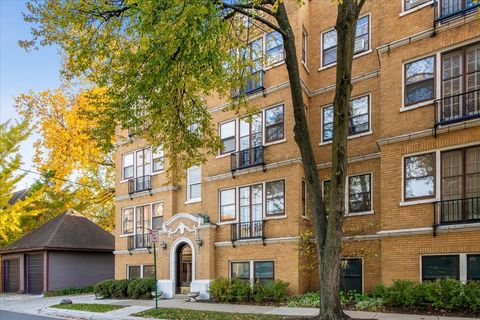 Tiny photo for 845 Pleasant Street #3E, Oak Park, IL 60302 (MLS # 12515239)