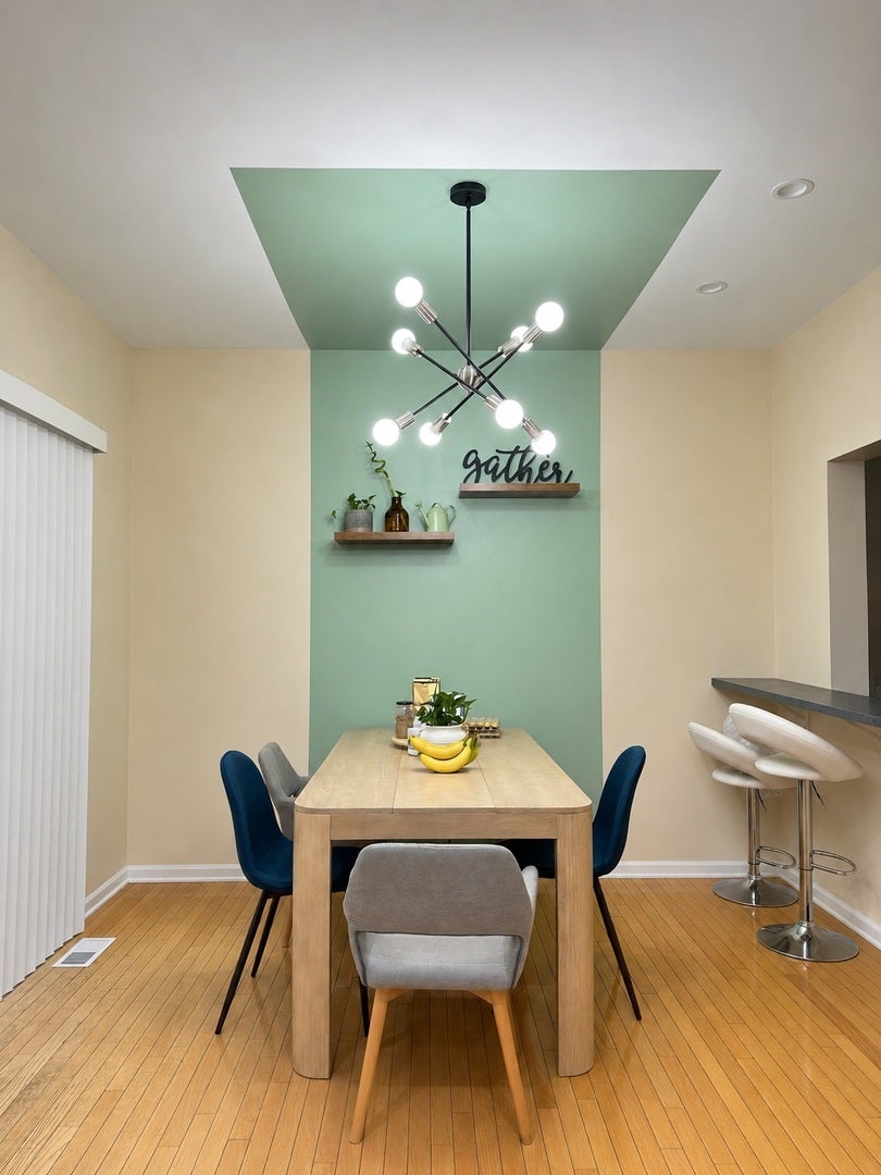 11S505 Rachael Court