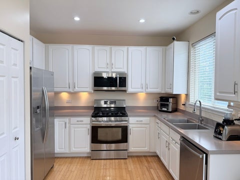 Tiny photo for 11S505 Rachael Court, Willowbrook, IL 60527 (MLS # 12732953)