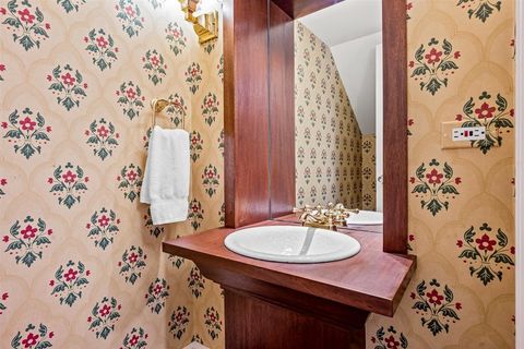 Tiny photo for 224 Sheridan Road, Kenilworth, IL 60043 (MLS # 12580758)