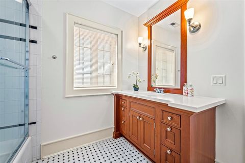 Tiny photo for 224 Sheridan Road, Kenilworth, IL 60043 (MLS # 12580758)