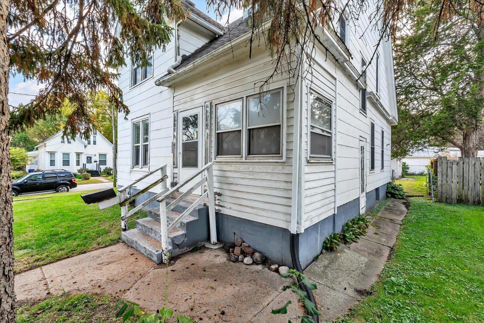 706 N Howell Street