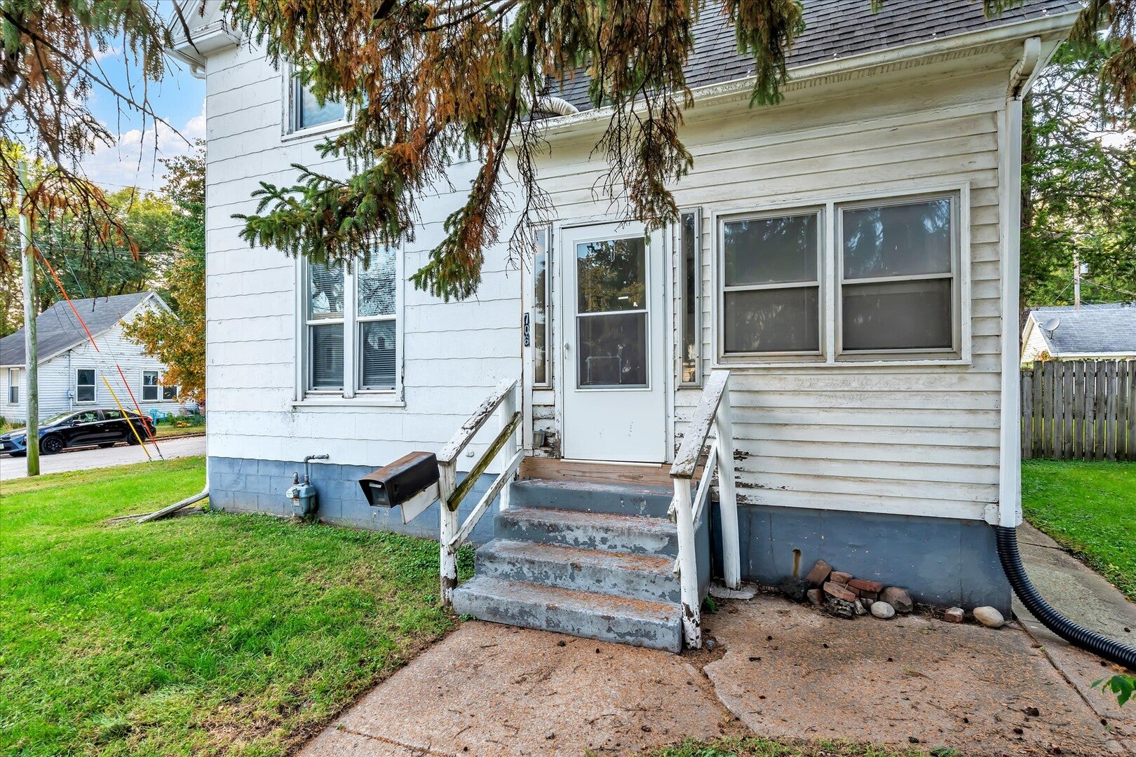 706 N Howell Street