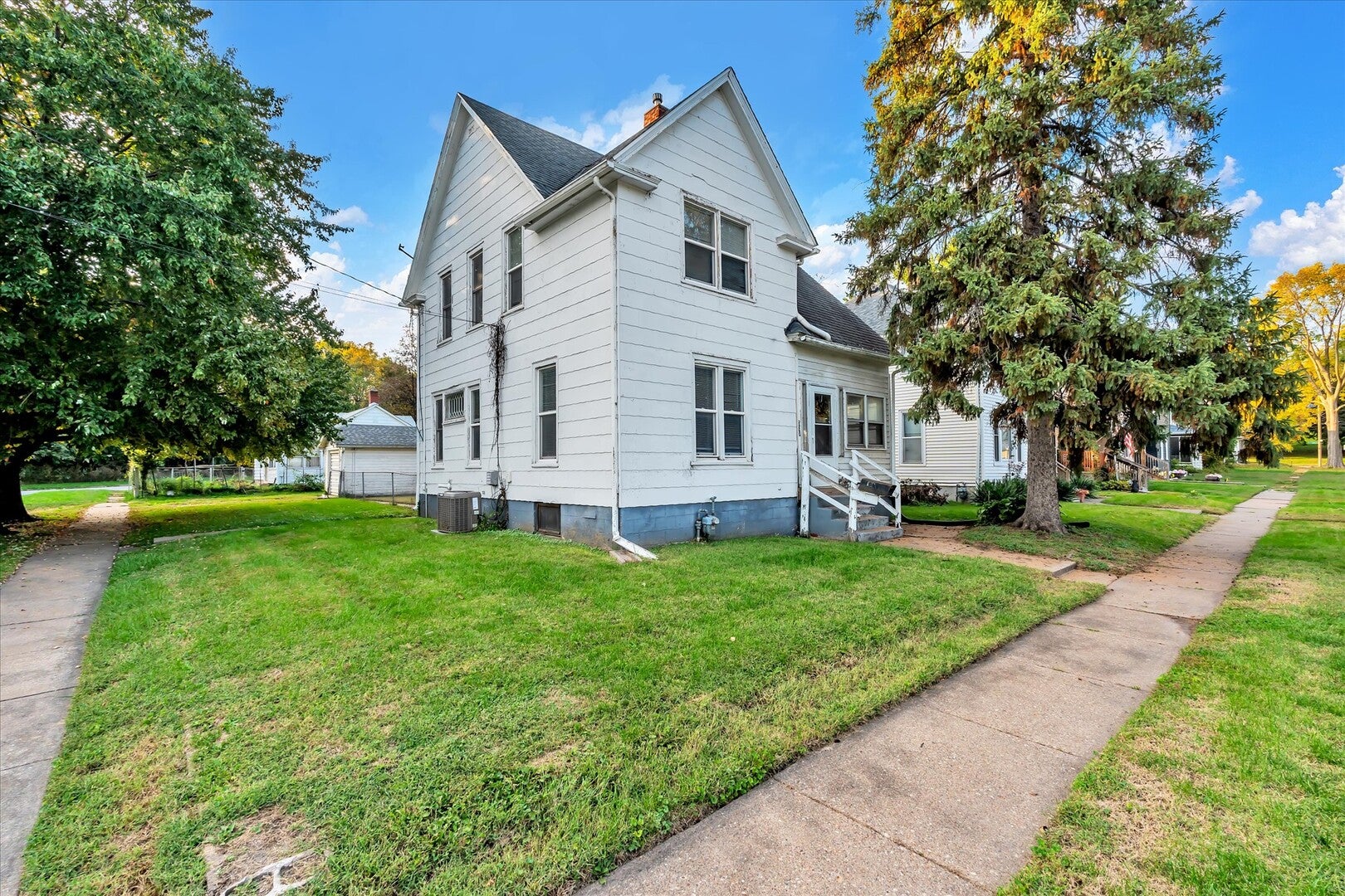 706 N Howell Street