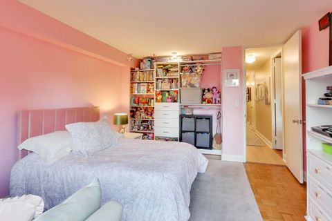 Tiny photo for 1440 N Lake Shore Drive #5E, Chicago, IL 60610 (MLS # 12579759)