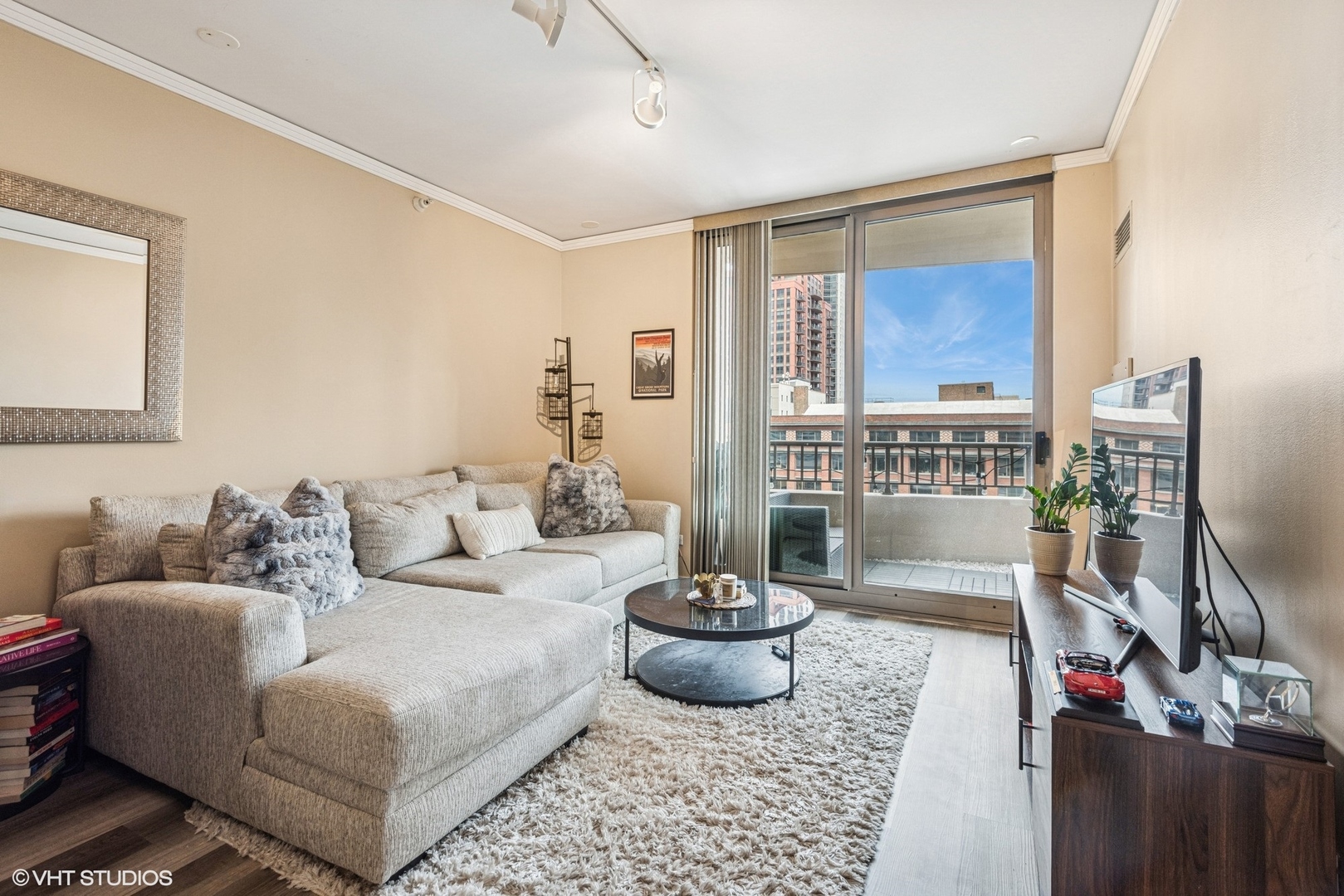 200 N JEFFERSON Street 905