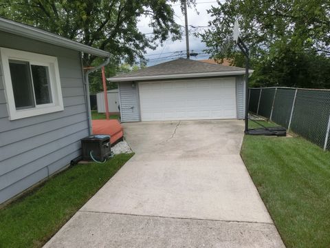 A home in Oak Forest