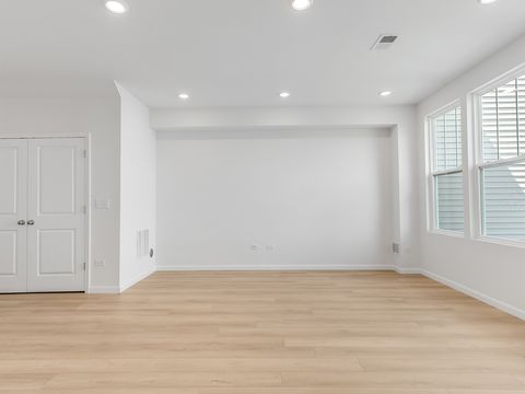 Tiny photo for 660 Switchgrass Way #58002, Bolingbrook, IL 60490 (MLS # 12458192)