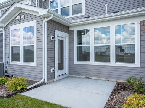 Tiny photo for 660 Switchgrass Way #58002, Bolingbrook, IL 60490 (MLS # 12458192)