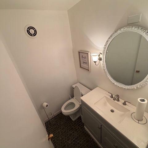Tiny photo for 6101 N Sheridan Road #4A, Chicago, IL 60660 (MLS # 12642772)