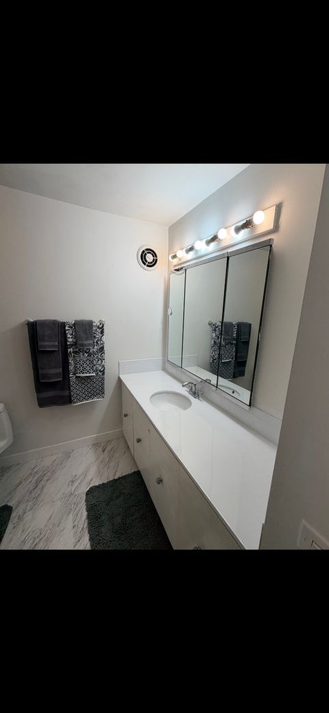 Tiny photo for 6101 N Sheridan Road #4A, Chicago, IL 60660 (MLS # 12642772)