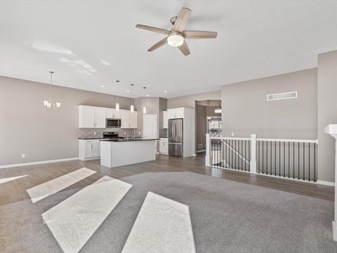 Tiny photo for 4732 Pheasant Creek Avenue, Davenport, IA 52807 (MLS # 12595849)