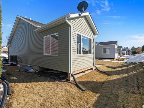 Tiny photo for 4732 Pheasant Creek Avenue, Davenport, IA 52807 (MLS # 12595849)