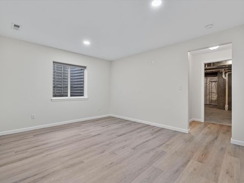 Tiny photo for 4732 Pheasant Creek Avenue, Davenport, IA 52807 (MLS # 12595849)