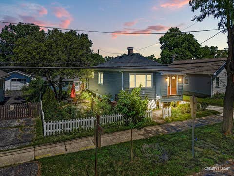 Tiny photo for 108 E Burlington Avenue, Westmont, IL 60559 (MLS # 12674382)
