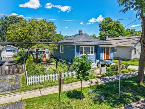 Tiny photo for 108 E Burlington Avenue, Westmont, IL 60559 (MLS # 12674382)