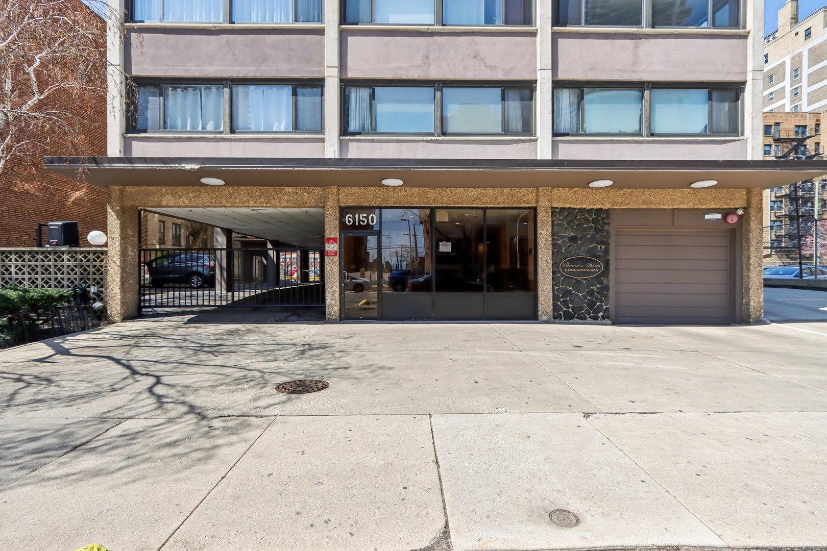 6150 N Kenmore Avenue 5D