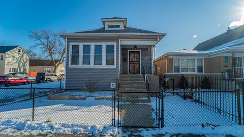 Photo of 9801 S Exchange Avenue, Chicago, IL 60617 (MLS # 12561866)
