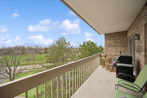 Tiny photo for 1280 Rudolph Road #4A, Northbrook, IL 60062 (MLS # 12618217)