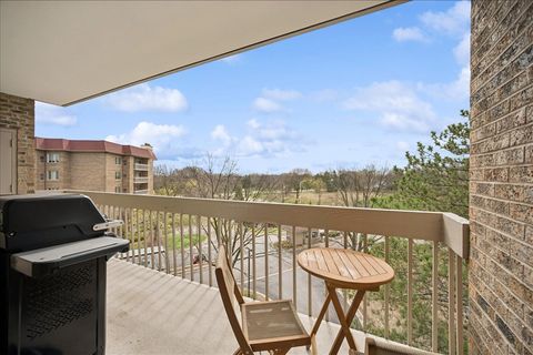 Tiny photo for 1280 Rudolph Road #4A, Northbrook, IL 60062 (MLS # 12618217)