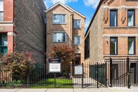 Photo of 1436 N Bosworth Avenue #2, Chicago, IL 60642 (MLS # 12749812)