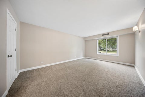 Tiny photo for 1405 E Central Road #118C, Arlington Heights, IL 60005 (MLS # 12711531)