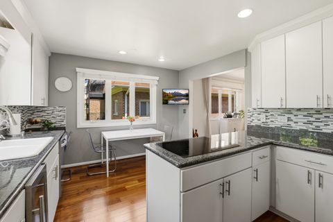 Tiny photo for 660 BALLANTRAE Drive #B, Northbrook, IL 60062 (MLS # 12646915)