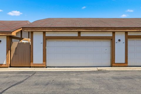 Tiny photo for 660 BALLANTRAE Drive #B, Northbrook, IL 60062 (MLS # 12646915)