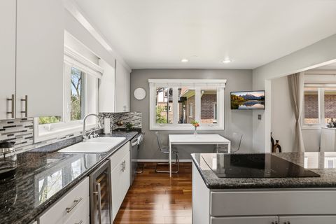 Tiny photo for 660 BALLANTRAE Drive #B, Northbrook, IL 60062 (MLS # 12646915)