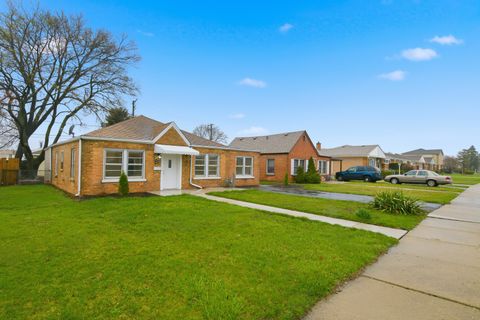 Photo of 4438 Wesley Terrace, Schiller Park, IL 60176 (MLS # 12612489)