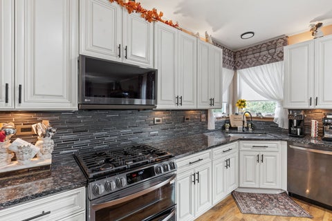 Tiny photo for 271 Fairhaven Drive, St. Charles, IL 60175 (MLS # 12756114)