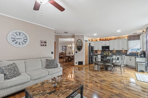 Tiny photo for 271 Fairhaven Drive, St. Charles, IL 60175 (MLS # 12756114)