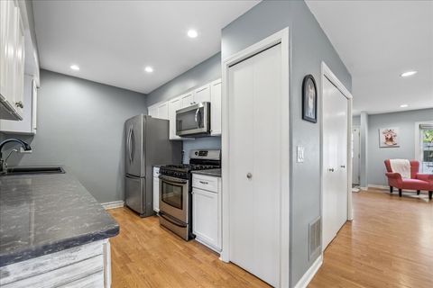 Tiny photo for 39 Boxwood Lane, Cary, IL 60013 (MLS # 12627877)