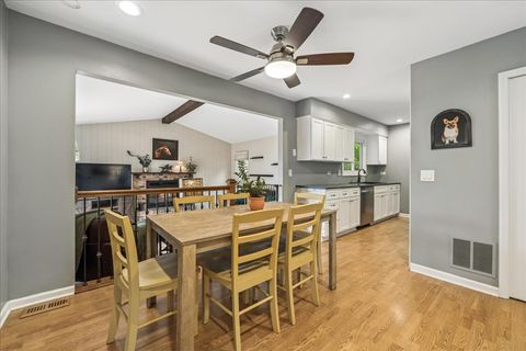 Tiny photo for 39 Boxwood Lane, Cary, IL 60013 (MLS # 12627877)