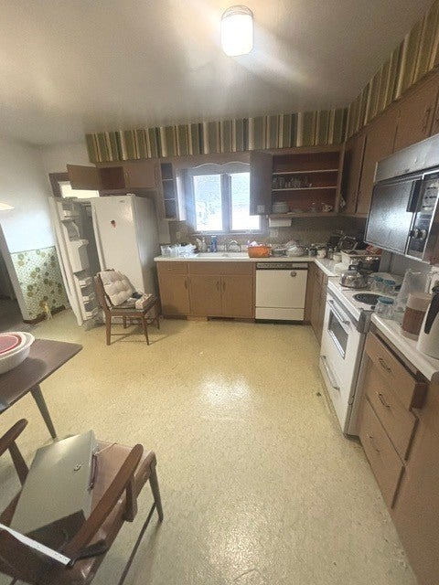 Tiny photo for 16611 Evans Avenue, South Holland, IL 60473 (MLS # 12791478)