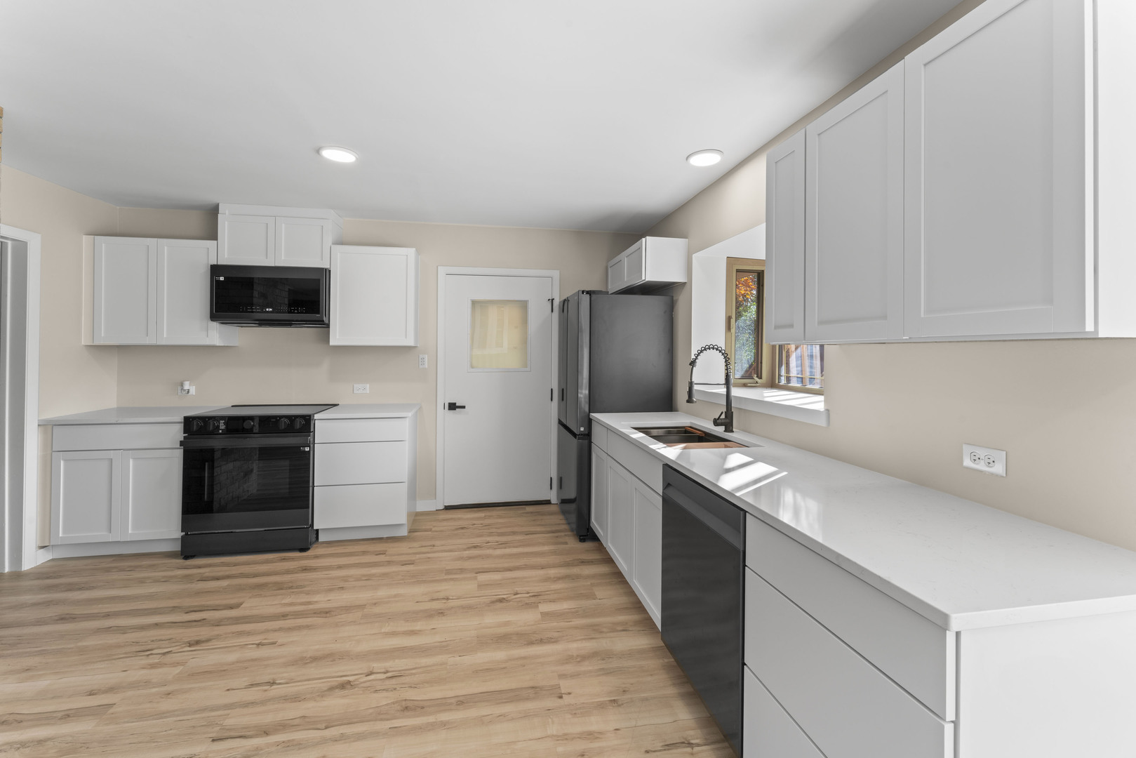 Union, Illinois 60180, United States, 4 Bedrooms Bedrooms, ,2 BathroomsBathrooms,Residential,Active,235939