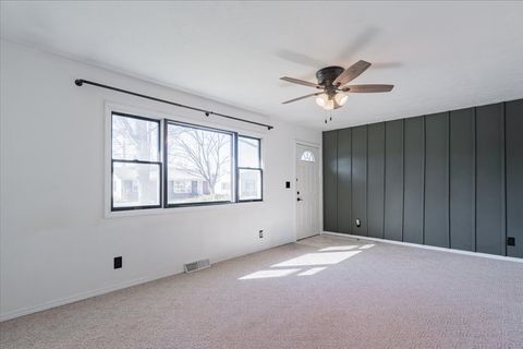 Tiny photo for 1826 E Lafayette Street, Bloomington, IL 61701 (MLS # 12591541)