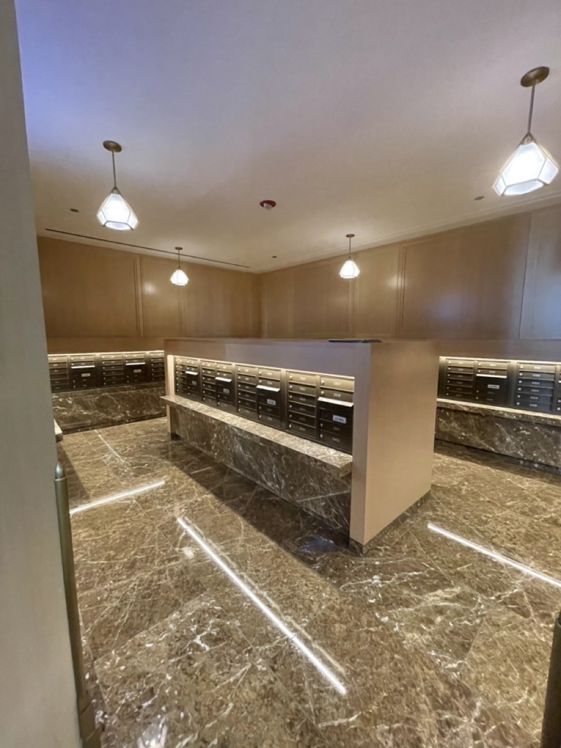 514 N Peshtigo Court 2407