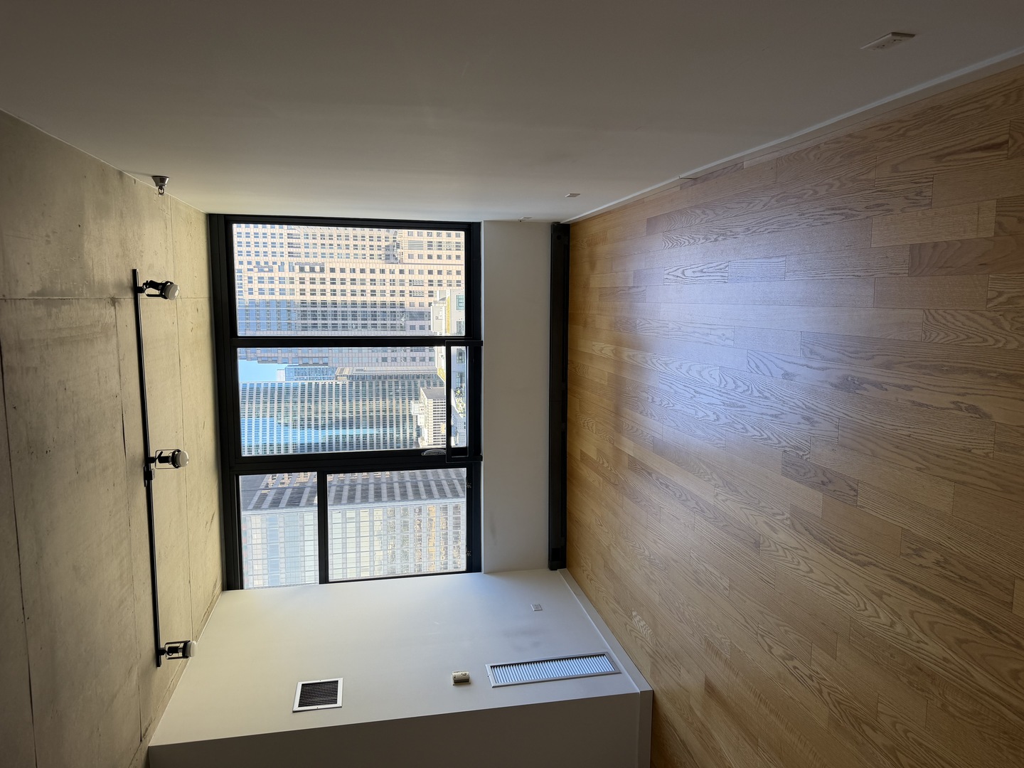 235 W Van Buren Street 2918