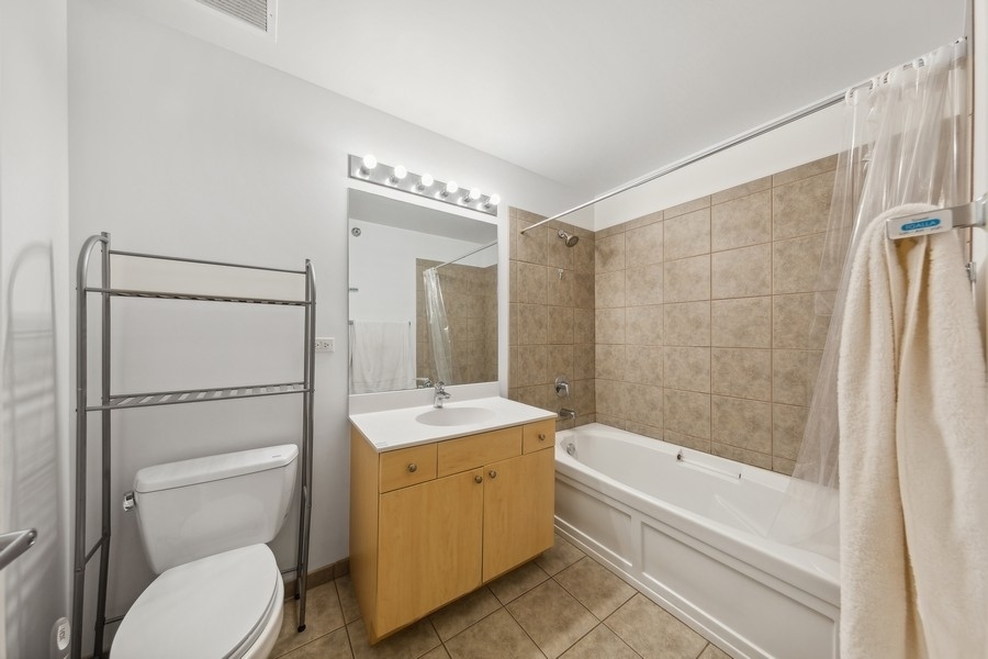 235 W Van Buren Street 2918