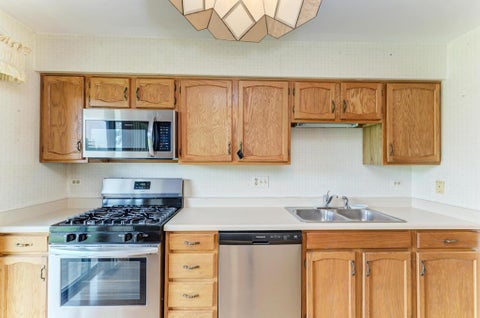 Tiny photo for 504 Elizabeth Drive #18-B-L, Wood Dale, IL 60191 (MLS # 12690527)