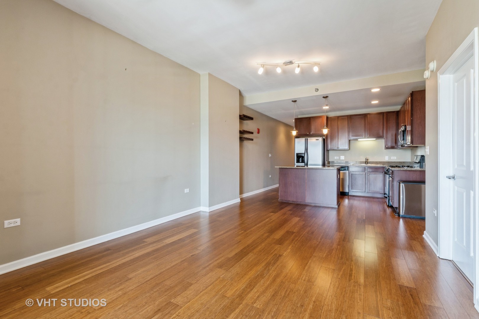 828 W GRACE Street 1304
