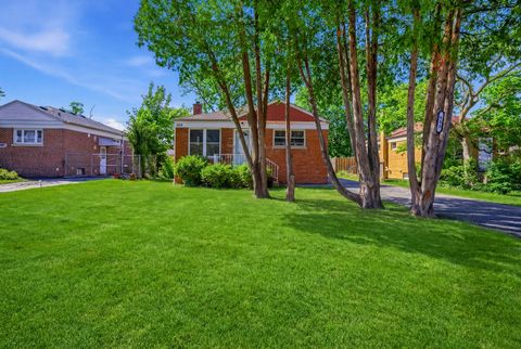 Tiny photo for 830 S La Grange Road, La Grange, IL 60525 (MLS # 12586476)